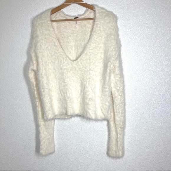 Free People Serendipity Faux Fur Sweater Medium Cream - Picture 3 of 16